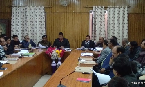 विकास कार्यो का निर्धारित लक्ष्य समय से पूर्ण किया जाय-डीएम