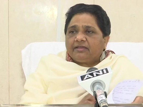 एससी-एसटी के लिए आरक्षित 17 सीटों पर मायावती की पार्टी चुनाव लड़ेगी एससी-एसटी के लिए आरक्षित 17 सीटों पर मायावती की पार्टी चुनाव लड़ेगी