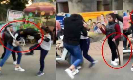 मुजफ्फरनगरः लड़कियों के बीच हॉकी-बेल्ट से जमकर मारपीट, पहुंचे एसपी मुजफ्फरनगरः लड़कियों के बीच हॉकी-बेल्ट से जमकर मारपीट, पहुंचे एसपी
