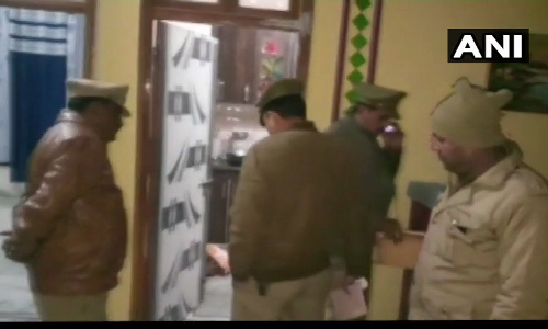 यूपी में इंस्पेक्टर की पत्नी, भाई और नौकरानी की गला रेत कर हत्या यूपी में इंस्पेक्टर की पत्नी, भाई और नौकरानी की गला रेत कर हत्या
