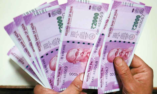 भारत के 9 अमीरों के पास है देश की आधी आबादी से ज्यादा संपत्ति भारत के 9 अमीरों के पास है देश की आधी आबादी से ज्यादा संपत्ति