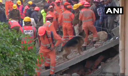 गुरुग्राम में बड़ा हादसा, चार मंजिला इमारत गिरी, 8 लोगों के मलबे में दबे होने की आशंका गुरुग्राम में बड़ा हादसा, चार मंजिला इमारत गिरी, 8 लोगों के मलबे में दबे होने की आशंका