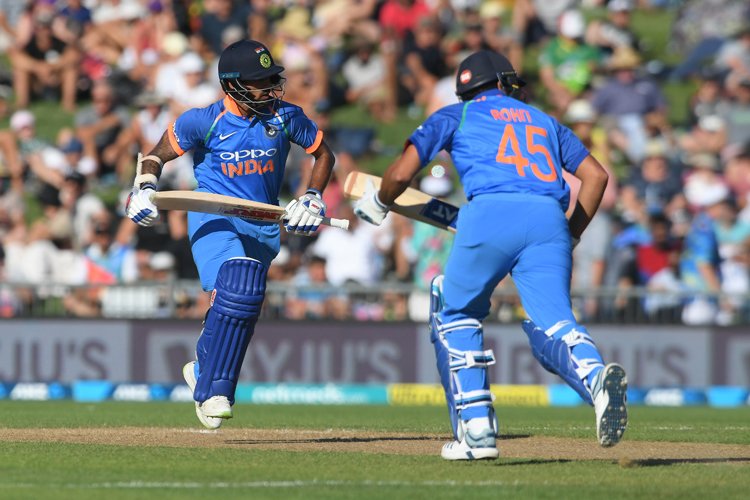 #INDvNZ LIVE : भारत ने न्यूजीलैंड को 325 रन का लक्ष्य दिया, धवन-रोहित का अर्धशतक; स्कोरकार्ड देखें
