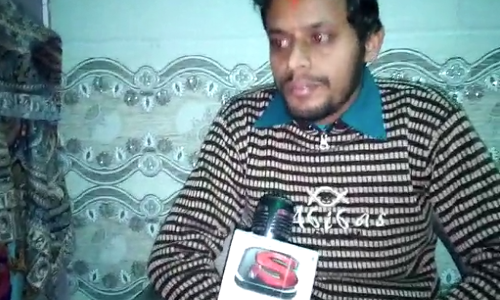 पत्नी को वापस लाने के लिए पति लगा रहा गुहार, नहीं हो रही कोई सुनवाई पत्नी को वापस लाने के लिए पति लगा रहा गुहार, नहीं हो रही कोई सुनवाई