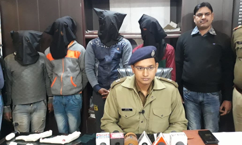 गाजियाबाद पुलिस की बडी कामयाबी, चार लुटेरे गिरफ्तार, कब्जे से लूट व चोरी के लैपटॉप व मोबाइल फोन बरामद