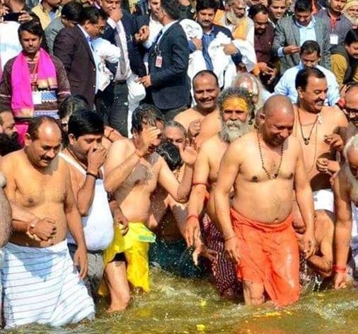 आखिर अजय सिंह बिष्ट जनेऊ क्यूं नही पहने हैं? आखिर अजय सिंह बिष्ट जनेऊ क्यूं नही पहने हैं?