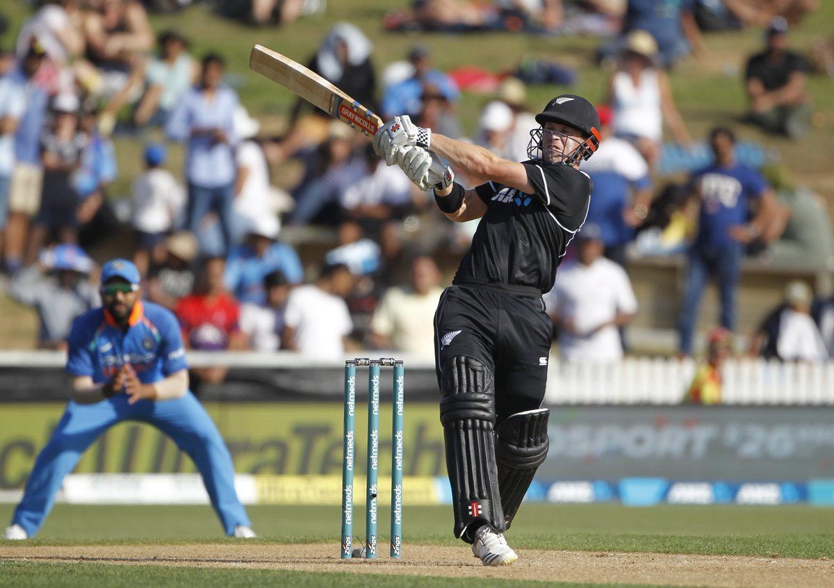 चौथे वनडे में न्यूजीलैंड ने भारत को 8 विकेट से हराया