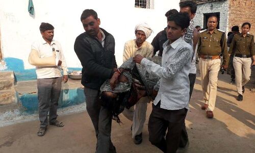 देवर ने मारी भाभी को गोली तो देवरानी ने कुल्हाड़ी से काट डाला, आरोपी के आतंक के आगे पुलिस भी दिखी नर्वस देवर ने मारी भाभी को गोली तो देवरानी ने कुल्हाड़ी से काट डाला, आरोपी के आतंक के आगे पुलिस भी दिखी नर्वस