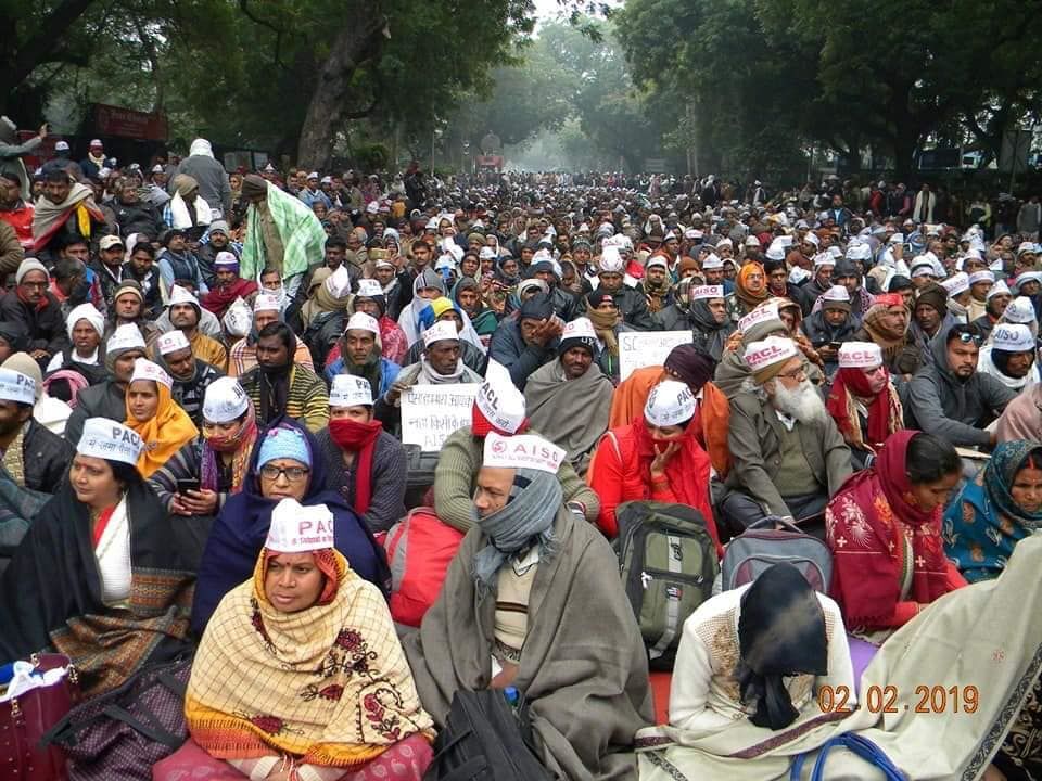 बंगाल चिट-फंड के नाम पर हो रहे खेल को जानने के लिए इस खेल को समझें बंगाल चिट-फंड के नाम पर हो रहे खेल को जानने के लिए इस खेल को समझें