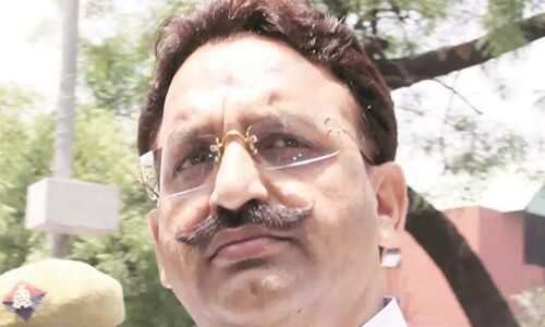 मुख्तार अंसारी के करीबियों पर भी सख्ती, अबतक 30 शस्त्र लाइसेंस निरस्त