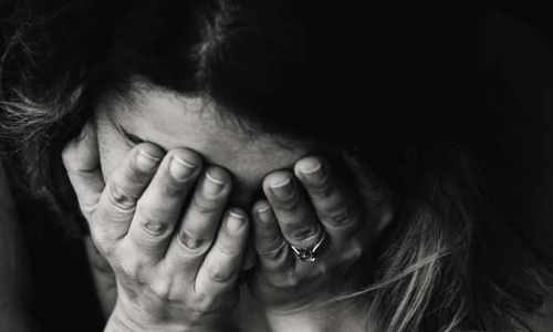 प्रेमी संग मिलकर भाई को मौत की नींद सुलाकर प्रेमी के बाहों में चैन की नींद सो रही बहन प्रेमी संग मिलकर भाई को मौत की नींद सुलाकर प्रेमी के बाहों में चैन की नींद सो रही बहन