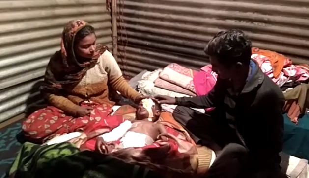 गाजियाबाद : आवारा कुत्तों ने सात साल के बच्चे को किया जख्मी गाजियाबाद : आवारा कुत्तों ने सात साल के बच्चे को किया जख्मी