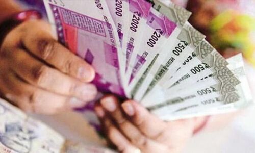 चुनावों से पहले केंद्रीय कर्मचारियों की इतनी सैलरी बढ़ाएगी मोदी सरकार! चुनावों से पहले केंद्रीय कर्मचारियों की इतनी सैलरी बढ़ाएगी मोदी सरकार!