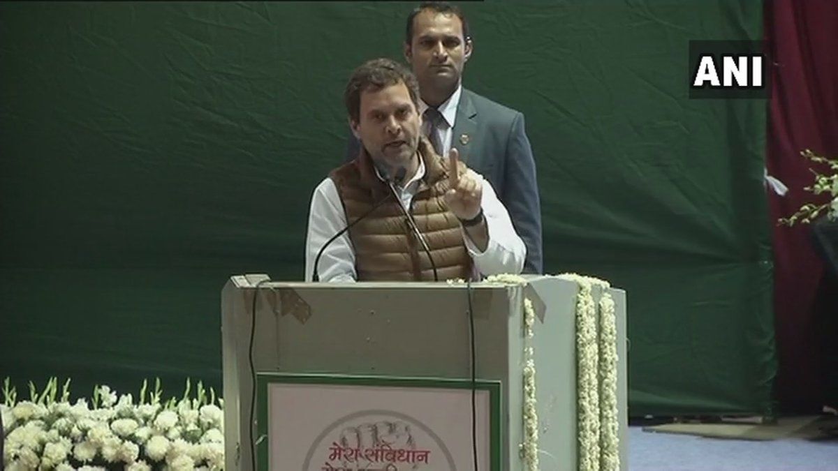 राहुल गांधी बोले- मोदी जी का सीना 56 इंच का नहीं बल्कि 4 इंच है सत्ता में लौटे तो खत्म करेंगे तीन तलाक कानून राहुल गांधी बोले- मोदी जी का सीना 56 इंच का नहीं बल्कि 4 इंच है सत्ता में लौटे तो खत्म करेंगे तीन तलाक कानून