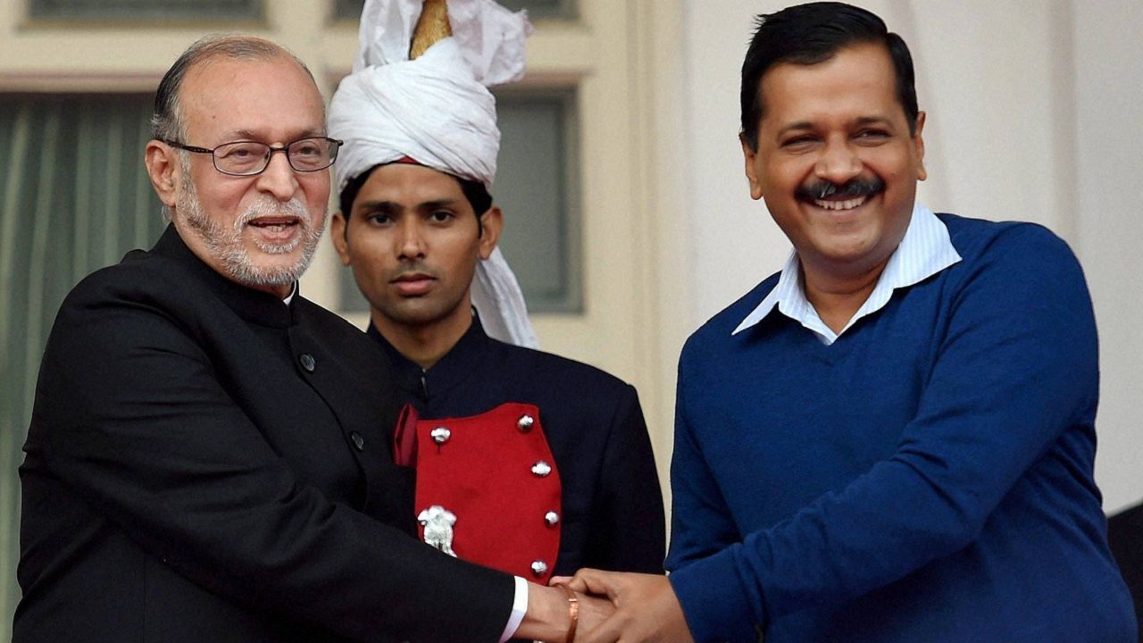 LG VS दिल्ली सरकार : केंद्र के पास ACB, ट्रांसफर-पोस्टिंग पर बड़ी बेंच करेगी सुनवाई LG VS दिल्ली सरकार : केंद्र के पास ACB, ट्रांसफर-पोस्टिंग पर बड़ी बेंच करेगी सुनवाई