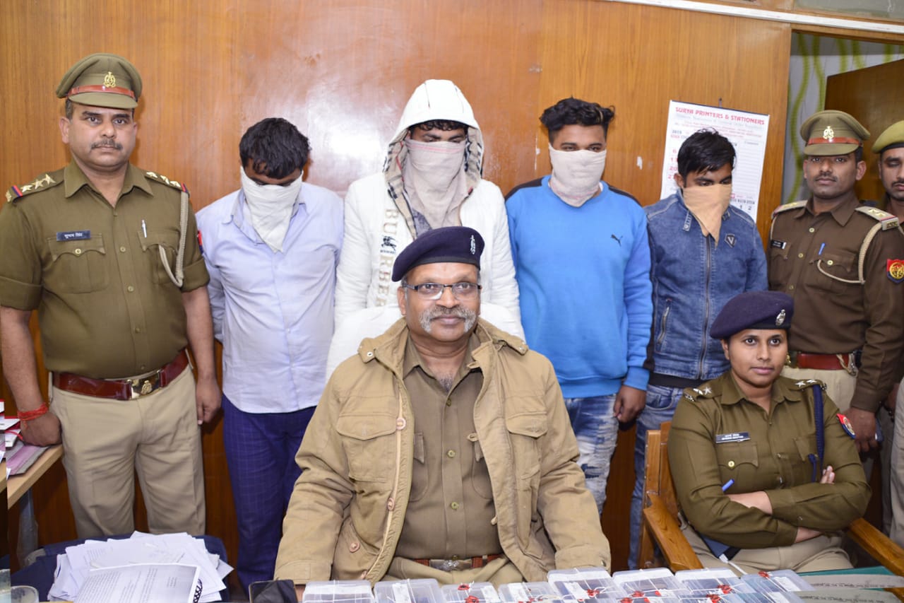 बंगाली बाबा बनकर ठगी करने वाले गिरोह के सरगना सहित 4 अभियुक्त गिरफ्तार बंगाली बाबा बनकर ठगी करने वाले गिरोह के सरगना सहित 4 अभियुक्त गिरफ्तार