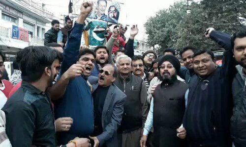 जब पूरा देश रो रहा था, तब ये बीजेपी नेता कितना हंस रहे थे, भाजपा मेयर की संवेदनहीनता कैमरे में कैद