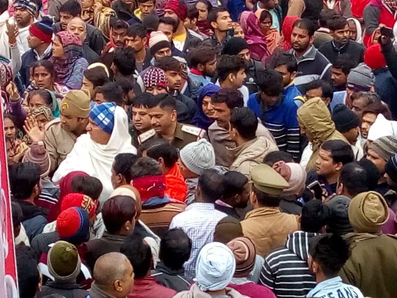 गाजियाबाद: डंफर की चपेट में आकर छात्रा की दर्दनाक मौत गाजियाबाद: डंफर की चपेट में आकर छात्रा की दर्दनाक मौत