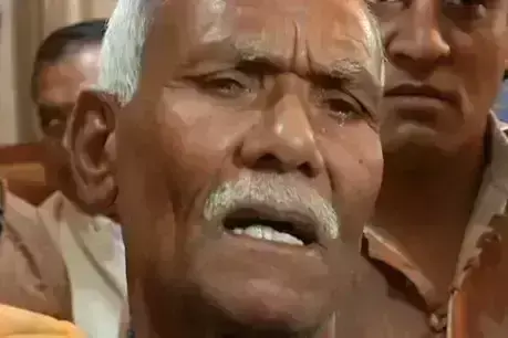 यूपी विधानसभा में अचानक सपा विधायक के रोने से मचा हडकंप यूपी विधानसभा में अचानक सपा विधायक के रोने से मचा हडकंप