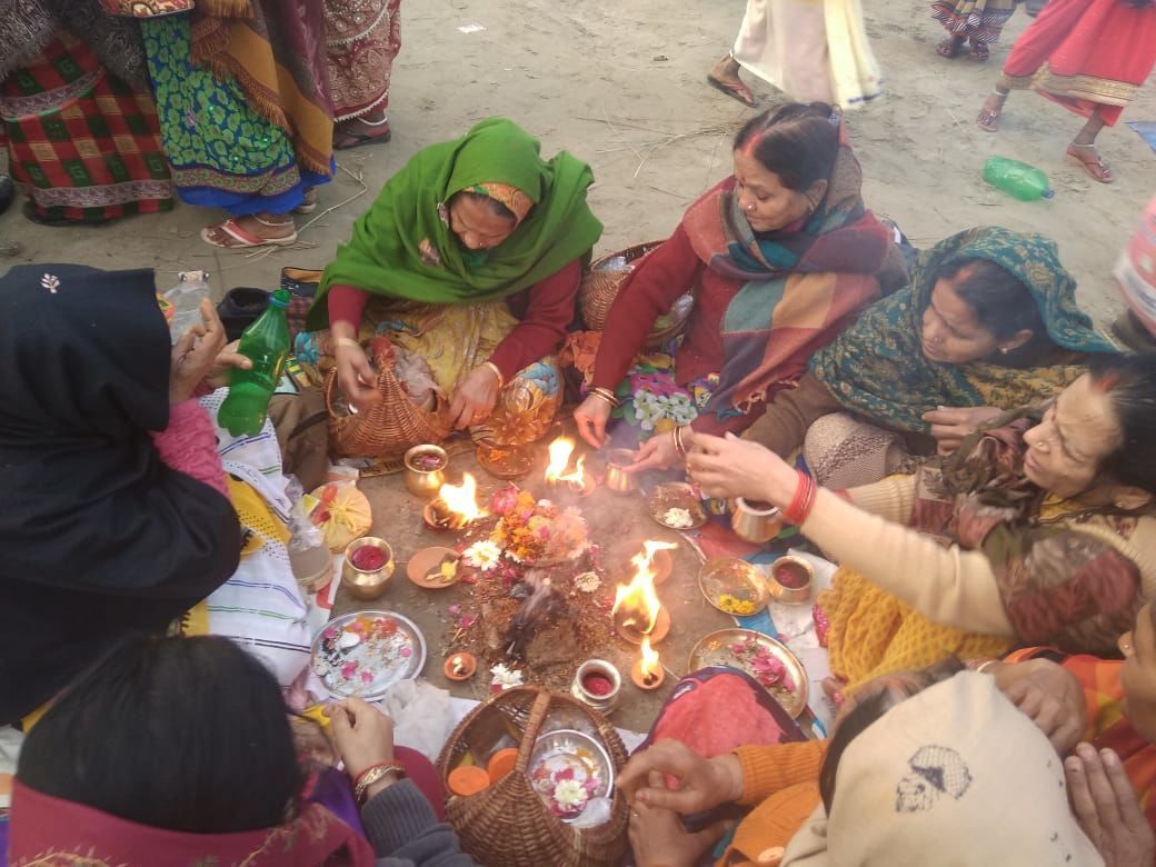माघी पूर्णिमा स्नान पर्व आज ,सुबह 4 बजे से ही श्रद्धालुओं का कुंभ क्षेत्र में लगा तांता ,संगम में आस्था की डुबकी लगाने को उमड़ा जनसैलाब माघी पूर्णिमा स्नान पर्व आज ,सुबह 4 बजे से ही श्रद्धालुओं का कुंभ क्षेत्र में लगा तांता ,संगम में आस्था की डुबकी लगाने को उमड़ा जनसैलाब