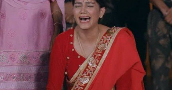 Sapna Choudhary Viral Video: सपना चौधरी को मिली जब भाई की शहादत की खबर Sapna Choudhary Viral Video: सपना चौधरी को मिली जब भाई की शहादत की खबर