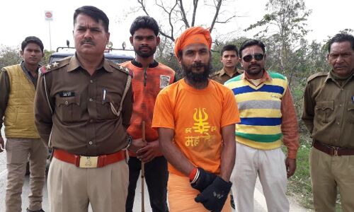 सीएम योगी नहीं मिले तो वहीं करूंगा आत्मदाह: पुजारी राहुल शर्मा सीएम योगी नहीं मिले तो वहीं करूंगा आत्मदाह: पुजारी राहुल शर्मा