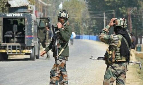 जम्मू-कश्मीर: शोपियां में मुठभेड़ जारी, सुरक्षाबलों ने ढेर किए 4 आतंकी