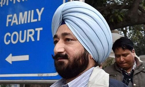 पति को केस से बचाने के बदले में पूर्व एसपी ने बनाए थे शारीरिक संबंध और रुपये भी ऐंठे, अब मिली ये सजा पति को केस से बचाने के बदले में पूर्व एसपी ने बनाए थे शारीरिक संबंध और रुपये भी ऐंठे, अब मिली ये सजा