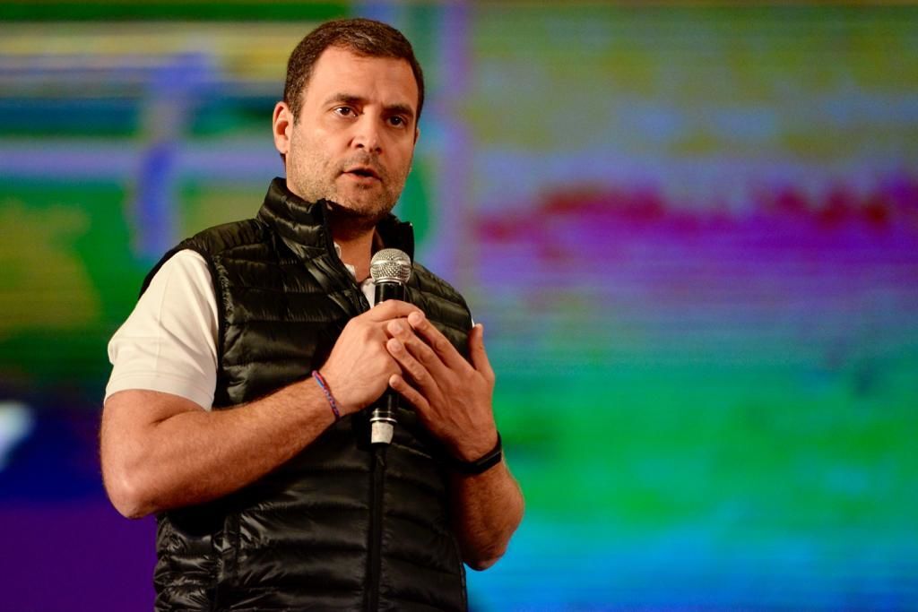 राहुल ने किया खुलासा, लोकसभा में क्यों लगा पीएम मोदी के गले! राहुल ने किया खुलासा, लोकसभा में क्यों लगा पीएम मोदी के गले!
