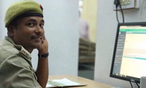 यूपी पुलिस में 14 साल से कर रहे थे कॉन्स्टेबल की नौकरी, अब बने उप जिलाधिकारी यूपी पुलिस में 14 साल से कर रहे थे कॉन्स्टेबल की नौकरी, अब बने उप जिलाधिकारी