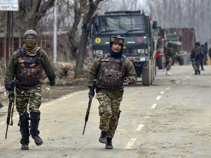 जम्‍मू-कश्‍मीर: मेंढर में आईईडी धमाके में एक जवान शहीद, सात घायल, सुरक्षा बलों ने इलाका घेरा