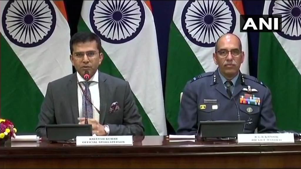 पाकिस्तान ने भारत के सैन्य ठिकानों पर हमले की कोशिश की, हमारा एक पायलट गायब : विदेश मंत्रालय