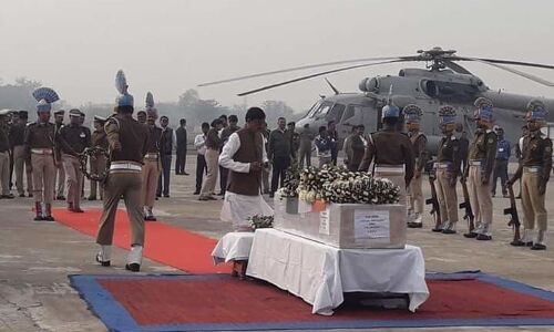 बेगूसराय के शहीद पिंटू सिंह को सलामी देने नहीं पहुँचा बीजेपी का एक भी मंत्री व नेता, पीएम की रैली में व्यस्त बेगूसराय के शहीद पिंटू सिंह को सलामी देने नहीं पहुँचा बीजेपी का एक भी मंत्री व नेता, पीएम की रैली में व्यस्त