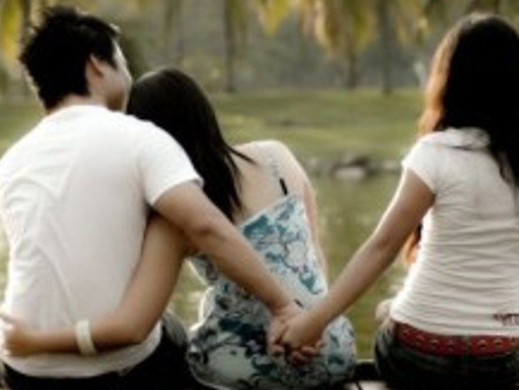 ...जब पत्नी ने पति की गर्लफ्रेंड से कहा- तुम भी उसे खुश नहीं कर पाओगी ...जब पत्नी ने पति की गर्लफ्रेंड से कहा- तुम भी उसे खुश नहीं कर पाओगी