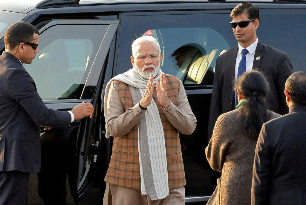 लालू का मोदी पर शब्दभेदी बम का हमला, पूँजीपतियों के रोकड़े से हीरो हीरालाल बनके इमेज चटकाइए...चमकाइए. लालू का मोदी पर शब्दभेदी बम का हमला, पूँजीपतियों के रोकड़े से हीरो हीरालाल बनके इमेज चटकाइए...चमकाइए.