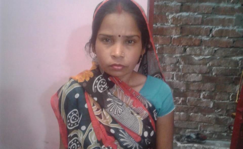 बदमाशो ने घर मे घुस कर महिला के कपड़े फाड़ कर गहने लूटे, मुकदमा दर्ज बदमाशो ने घर मे घुस कर महिला के कपड़े फाड़ कर गहने लूटे, मुकदमा दर्ज