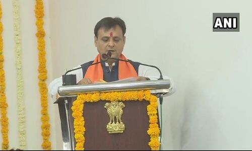 कांग्रेस छोड़ बीजेपी में शामिल विधायक जवाहर चावड़ा, 24 घंटे के अंदर बने कैबिनेट मंत्री