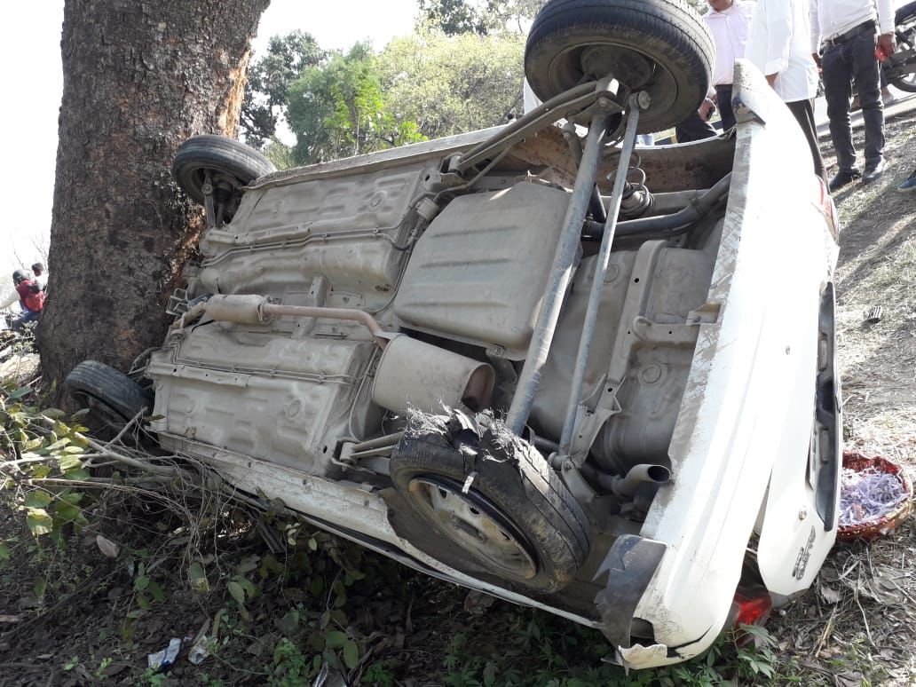 दरियाबाद, कोठी, हैदरगढ़ और मसौली थाना क्षेत्र में हुई दुर्घटनाओं के बाद मचा कोहराम, तेज रफ्तार ने ली तीन युवकों समेत 4 की जान दरियाबाद, कोठी, हैदरगढ़ और मसौली थाना क्षेत्र में हुई दुर्घटनाओं के बाद मचा कोहराम, तेज रफ्तार ने ली तीन युवकों समेत 4 की जान