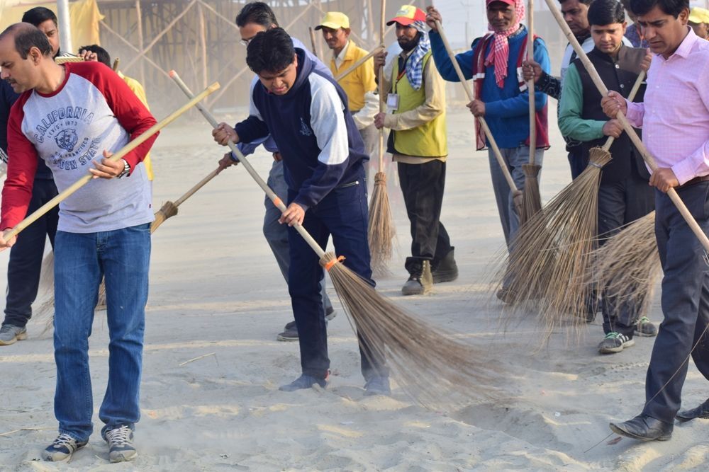 मेले की व्यवस्थाएं रहने तक शौचालय एवं सफाई के इंतजाम रहेंगे बरकरार, संगम तट को निरंतर स्वच्छ रहने की व्यवस्था पर रही नजर