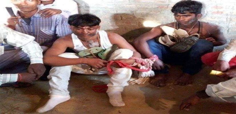 शादी करने पहुंचे दुल्हे को दुल्हन ने पहनाई जूते चप्पल की माला