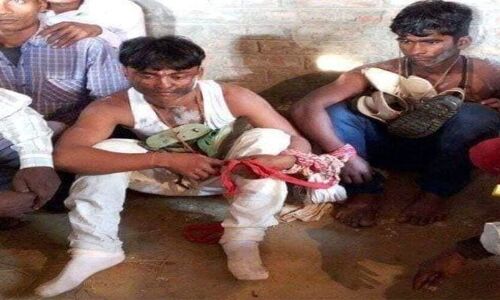 शादी करने पहुंचे दुल्हे को दुल्हन ने पहनाई जूते चप्पल की माला शादी करने पहुंचे दुल्हे को दुल्हन ने पहनाई जूते चप्पल की माला