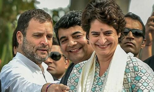 बीजेपी के पूर्व सीएम के बेटे उनकी सीट से बने कांग्रेस उम्मदीवार बीजेपी के पूर्व सीएम के बेटे उनकी सीट से बने कांग्रेस उम्मदीवार