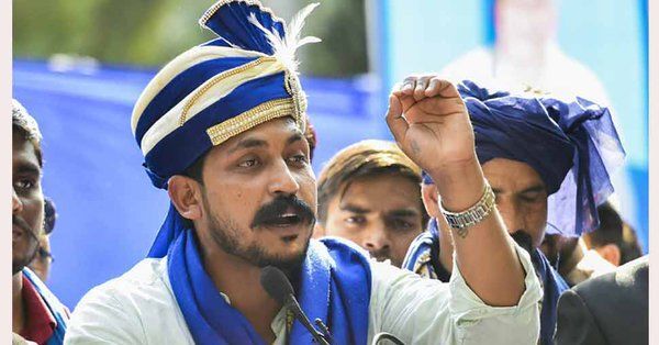 भीम आर्मी प्रमुख चंद्रशेखर आजाद ने किया ऐलान, वाराणसी से लड़ेंगे चुनाव भीम आर्मी प्रमुख चंद्रशेखर आजाद ने किया ऐलान, वाराणसी से लड़ेंगे चुनाव