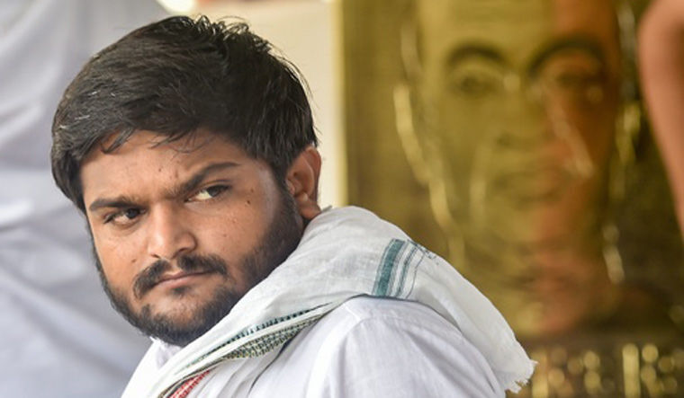 Hardik Patel : बीजेपी में होंगे शामिल हार्दिक पटेल? इस तस्वीर ने अटकलों को हवा दी