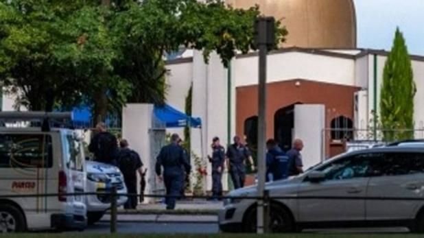 Australia Queensland Mosque Gate collision : आस्ट्रेलिया में युवक ने मारी मस्जिद के गेट में मारी टक्कर, नमाजियों में मचा हडकम्प