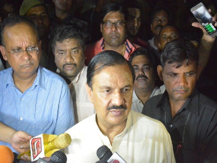 प्रियंका को राहुल की पप्पी बताकर बुरे फंसे मंत्री महेश शर्मा! प्रियंका को राहुल की पप्पी बताकर बुरे फंसे मंत्री महेश शर्मा!