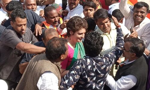 में भी चौकीदार के सवाल पर दिया प्रियंका ने जबाब! में भी चौकीदार के सवाल पर दिया प्रियंका ने जबाब!