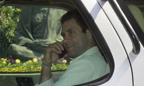 महागठबंधन को बचाने के लिए राहुल गांधी ने किया तेजस्वी यादव को फोन और किया ये बड़ा फैसला महागठबंधन को बचाने के लिए राहुल गांधी ने किया तेजस्वी यादव को फोन और किया ये बड़ा फैसला