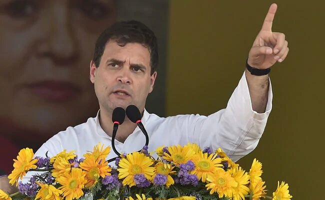 ममता के गढ़ में राहुल का बड़ा हमला, बोले- बंगाल में सिर्फ एक व्यक्ति के लिए चलाई जा रही है सरकार ममता के गढ़ में राहुल का बड़ा हमला, बोले- बंगाल में सिर्फ एक व्यक्ति के लिए चलाई जा रही है सरकार