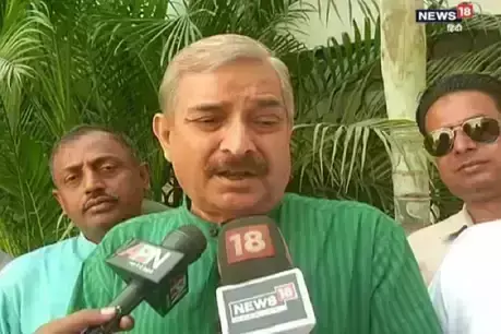 कांग्रेस ने गदा चलाई तो तीन राज्य हारे, अबकी गदा चली है तो केंद्र सरकार आरपार कांग्रेस ने गदा चलाई तो तीन राज्य हारे, अबकी गदा चली है तो केंद्र सरकार आरपार